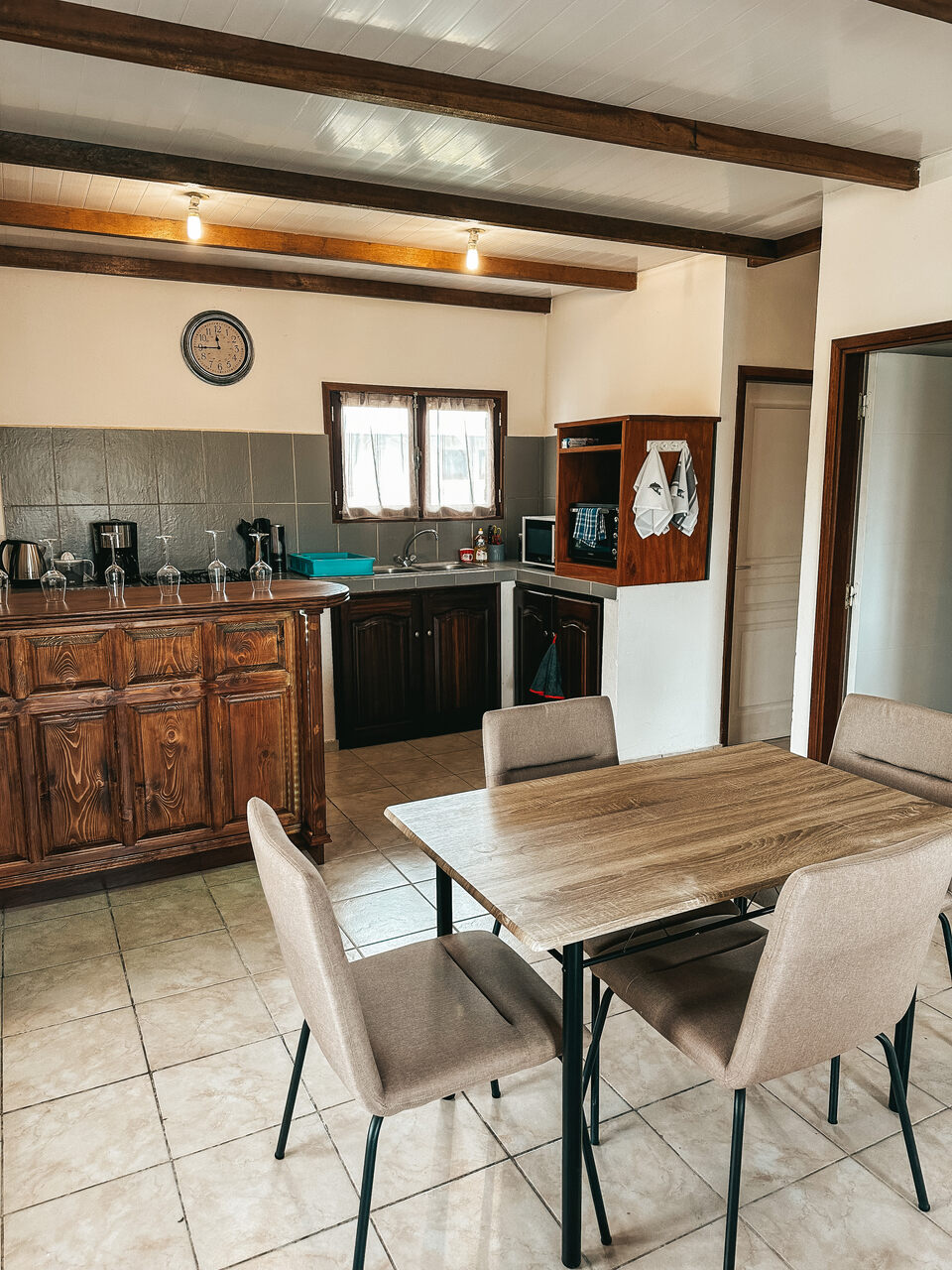 salon de votre lodge en Guyane avec ADSN